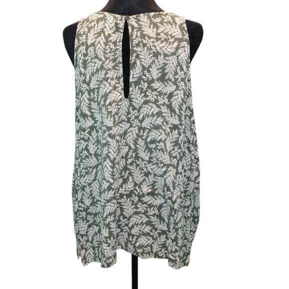 Old navy tank top - Picture 2 of 4